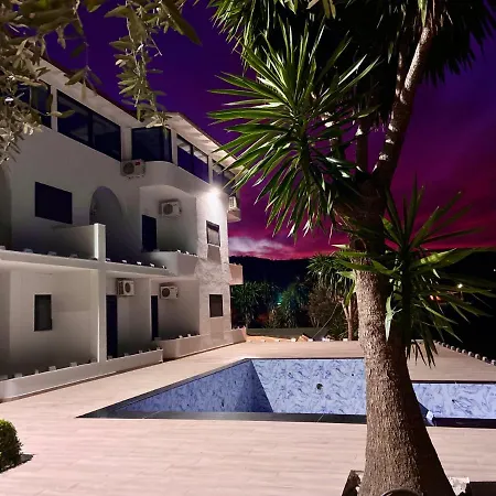 Hotel Vila Park Bujari Vip 3* クサミル